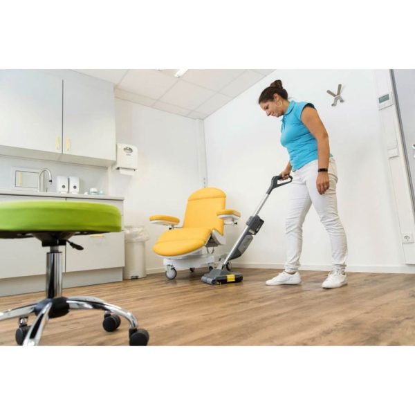 KÄRCHER CORDLESS SCRUBBER DRIER BR 30/1 C BP PACK 18/30 - Image 2